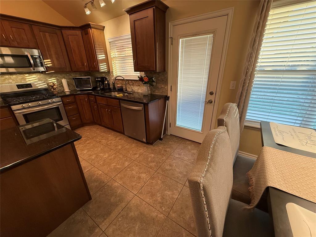 2220 Crooked Oak Drive Property Photo 18