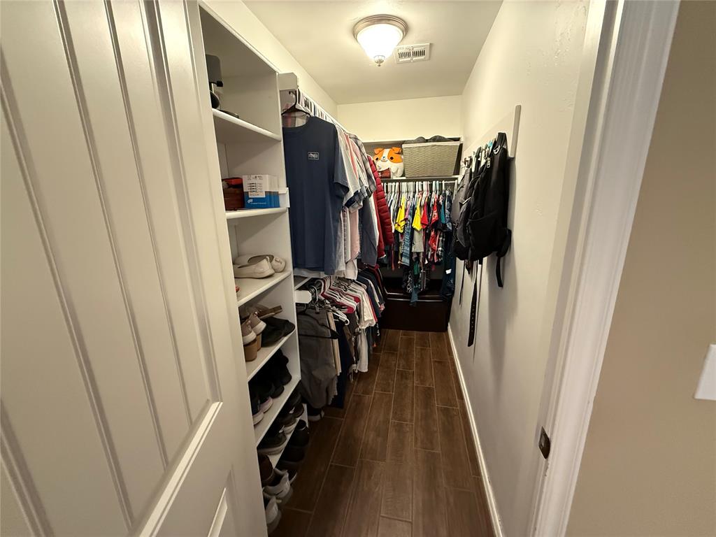 2220 Crooked Oak Drive Property Photo 32
