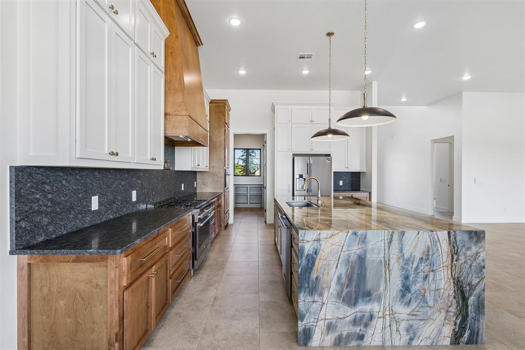 2219 Wintercreek Boulevard Property Photo 12