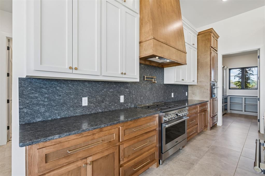 2219 Wintercreek Boulevard Property Photo 14