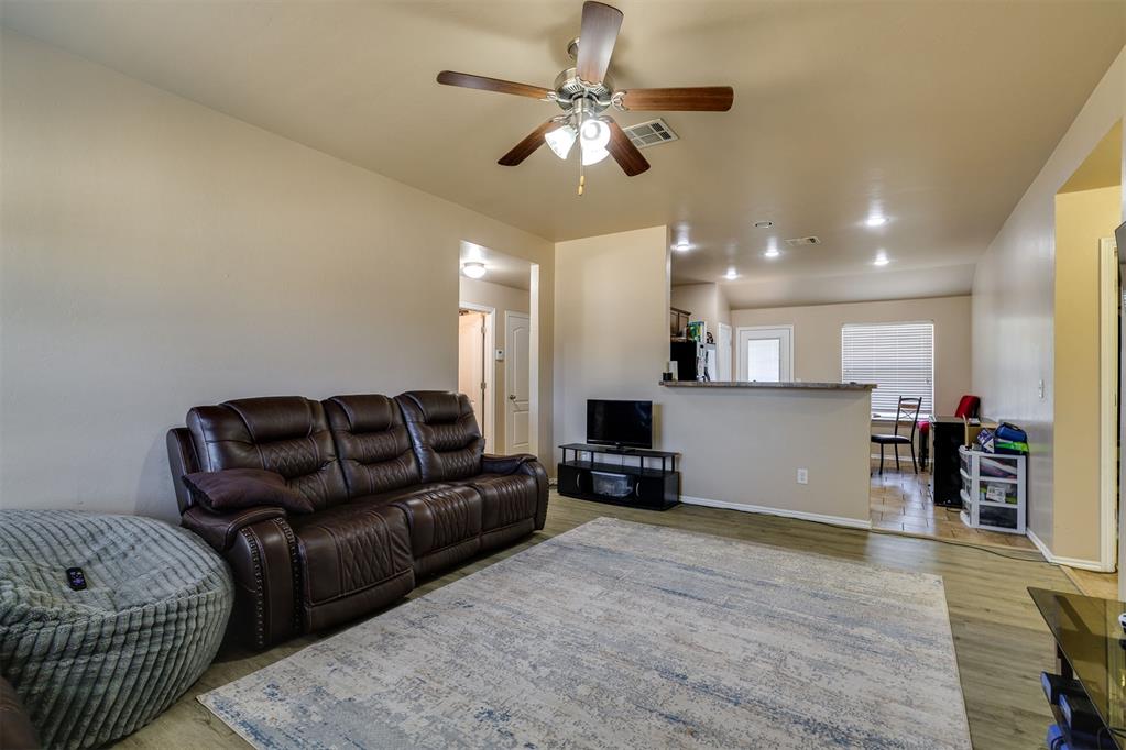 9608 Lauren Drive Property Photo 9