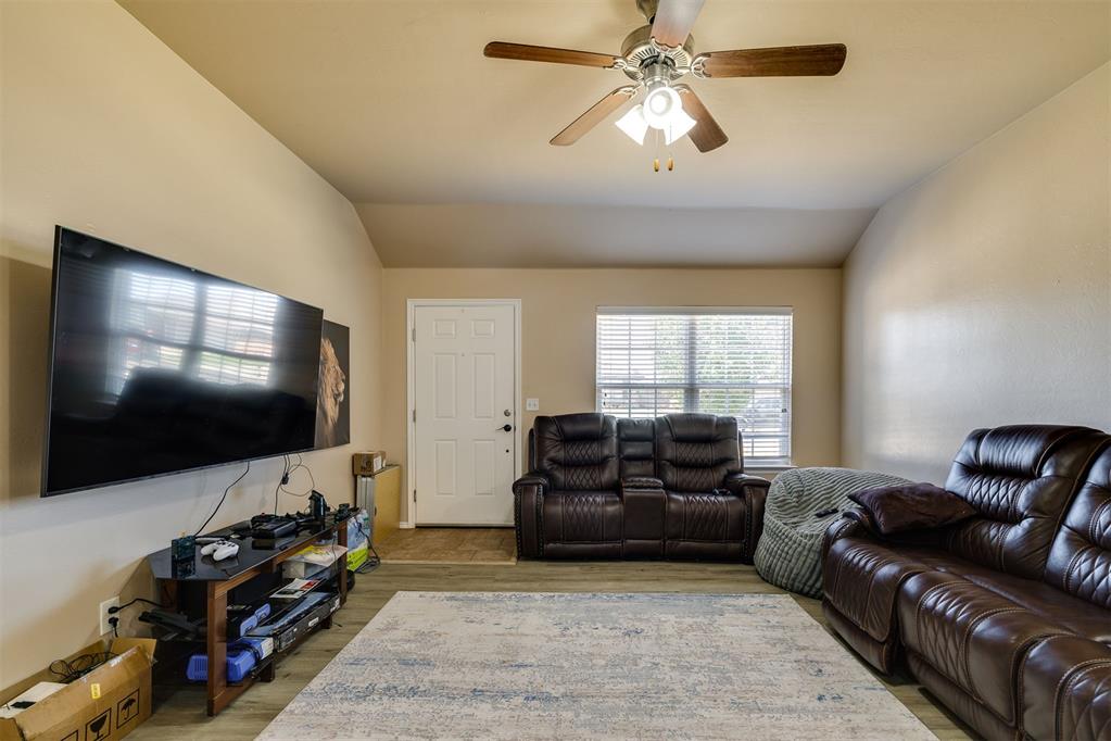 9608 Lauren Drive Property Photo 12
