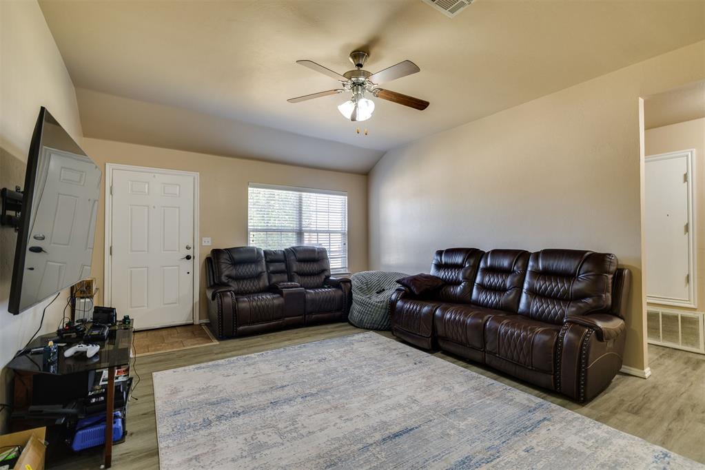 9608 Lauren Drive Property Photo 13