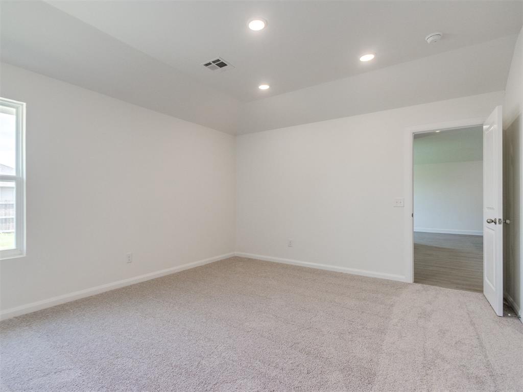 924 Hazy Brook Circle Property Photo 11