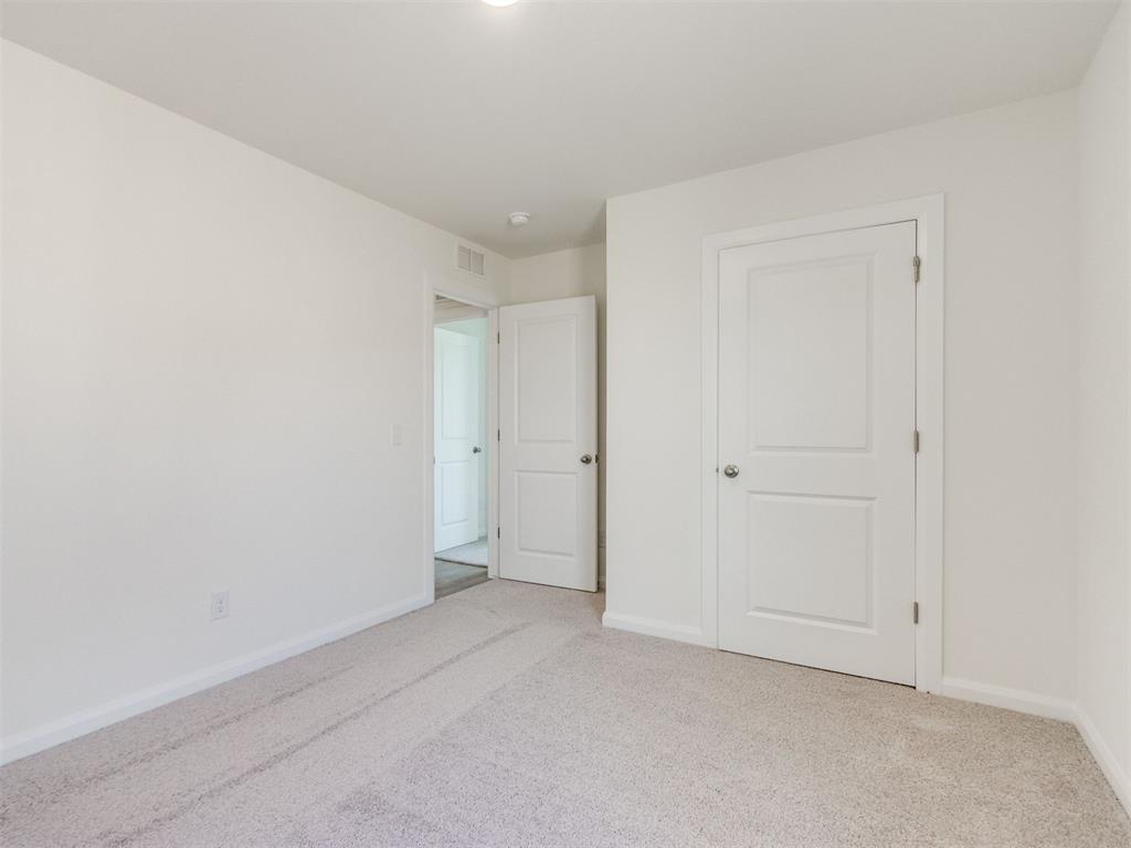 924 Hazy Brook Circle Property Photo 18