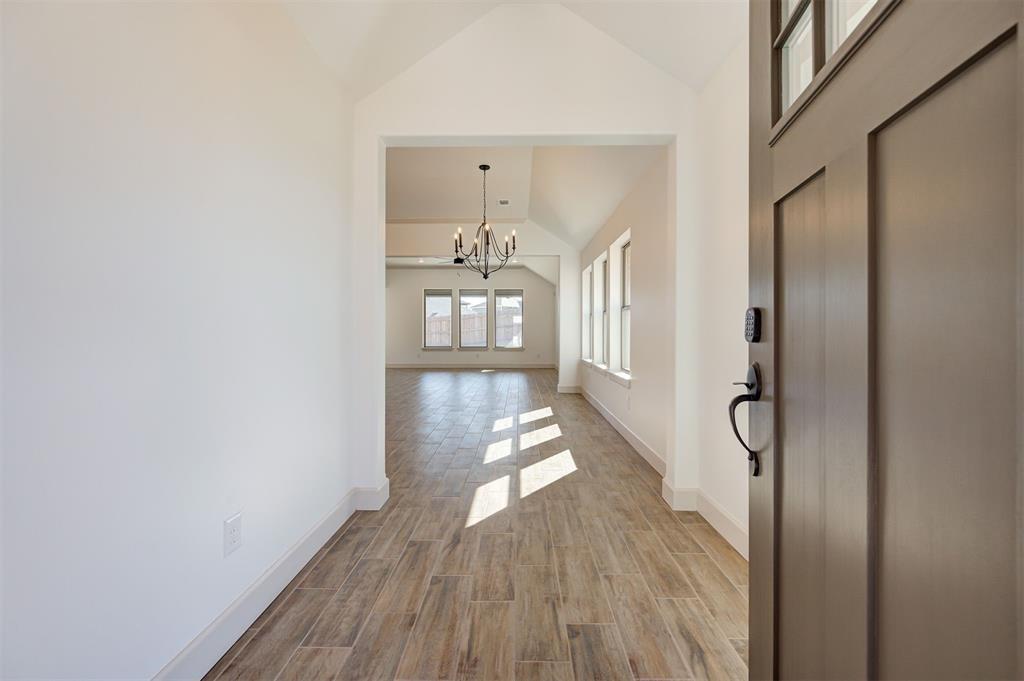 2216 Los Angeles Avenue Property Photo 5