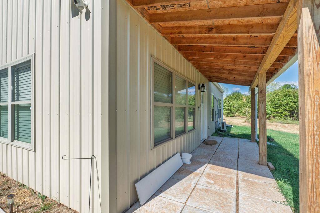 21427 S Rock Creek Road Property Photo 2