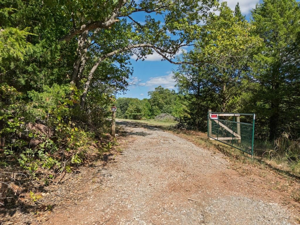 21427 S Rock Creek Road Property Photo 3