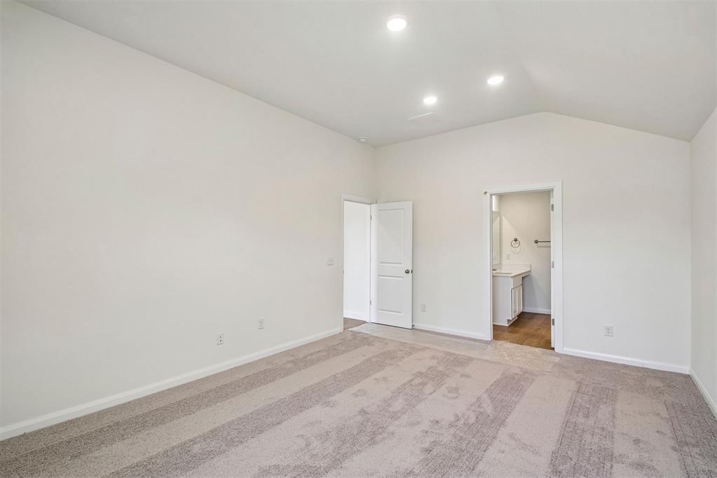 1204 E Ruger Lane Property Photo 15