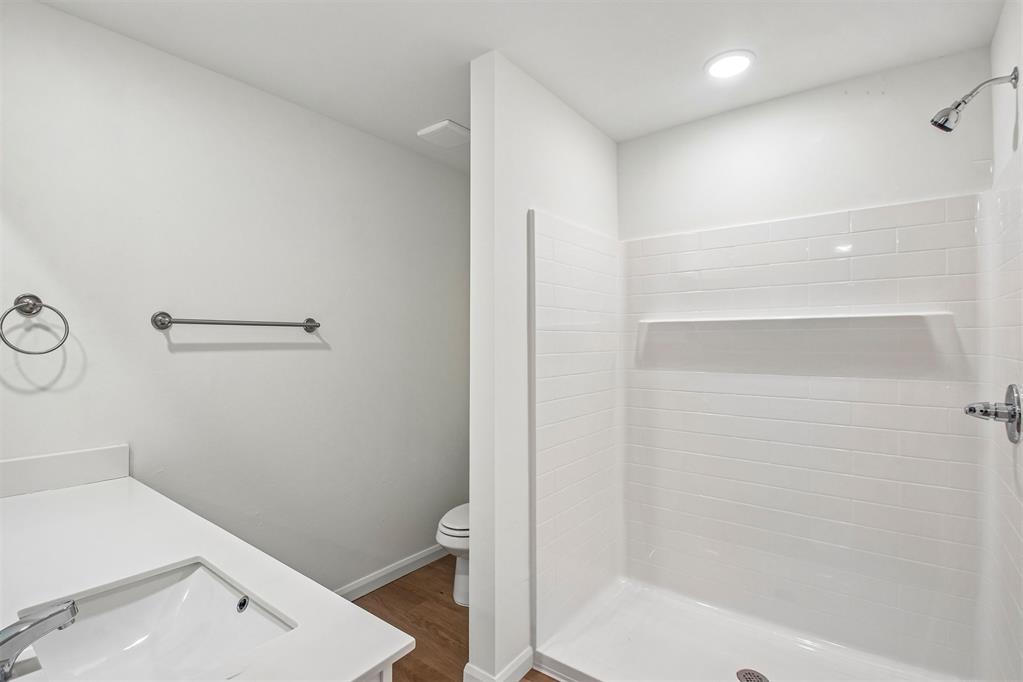 1204 E Ruger Lane Property Photo 18