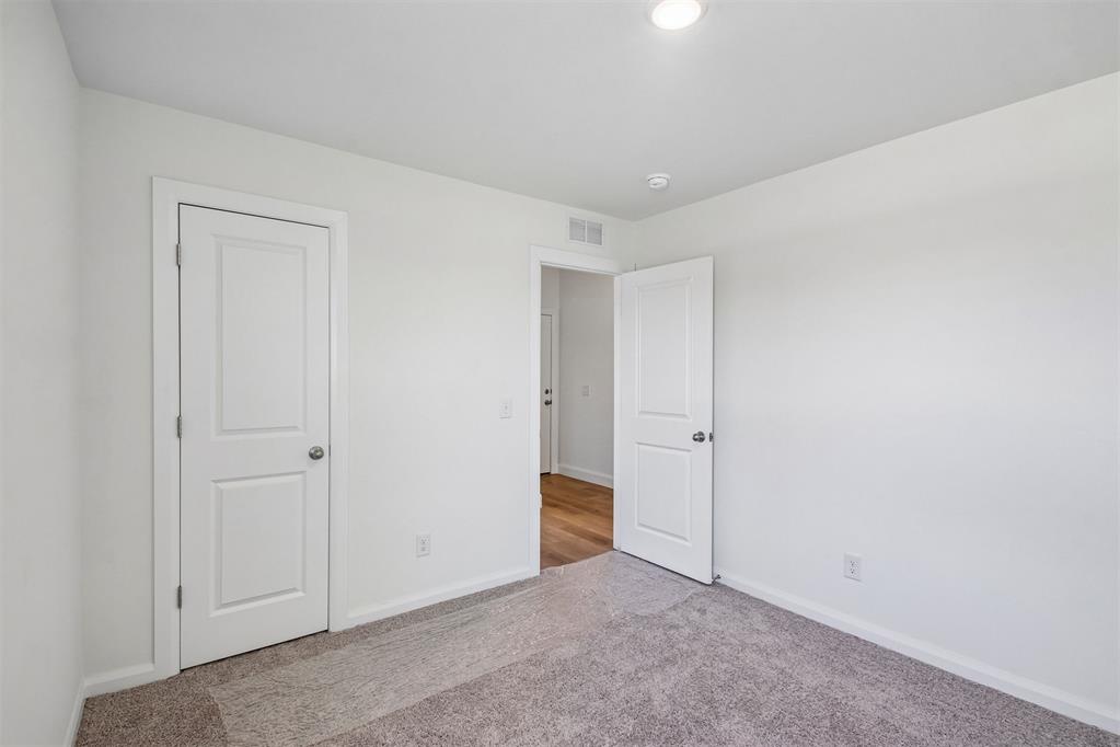 1204 E Ruger Lane Property Photo 21
