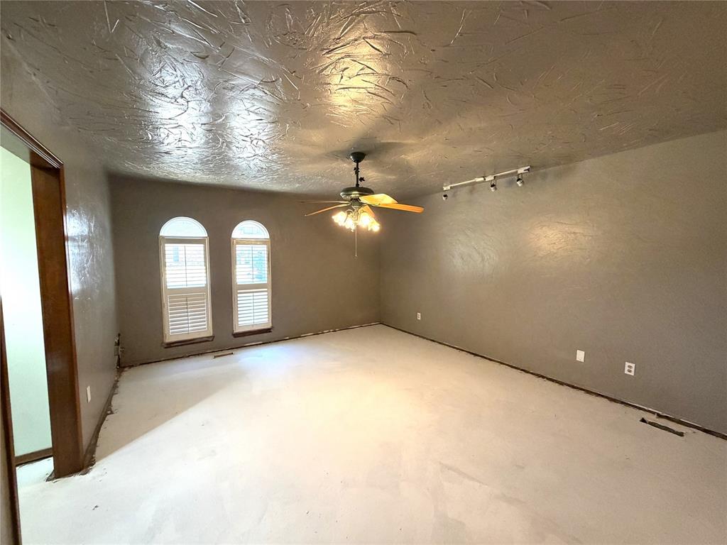9217 Sutton Place Property Photo 17