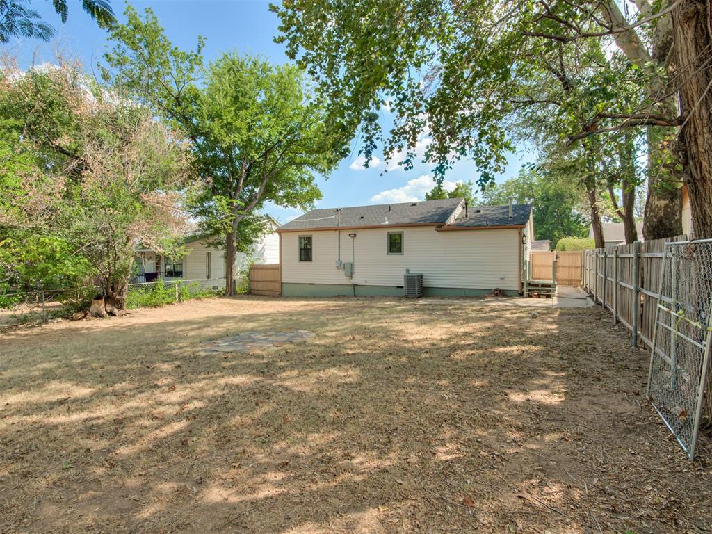111 E 11th Property Photo 30