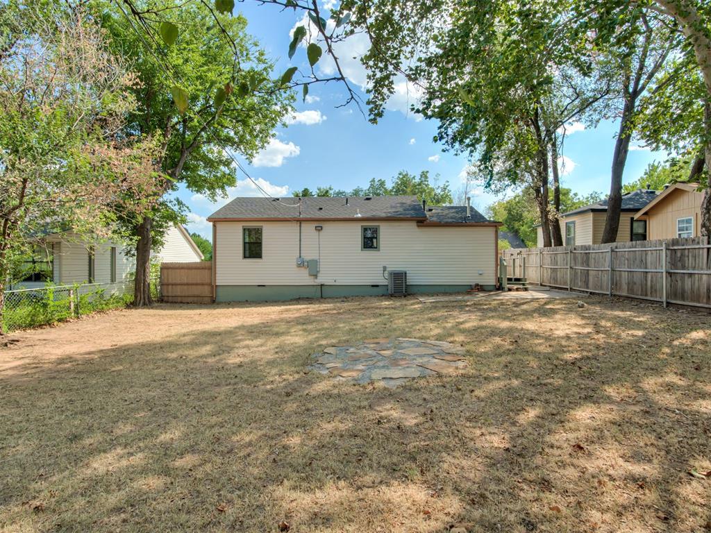 111 E 11th Property Photo 31