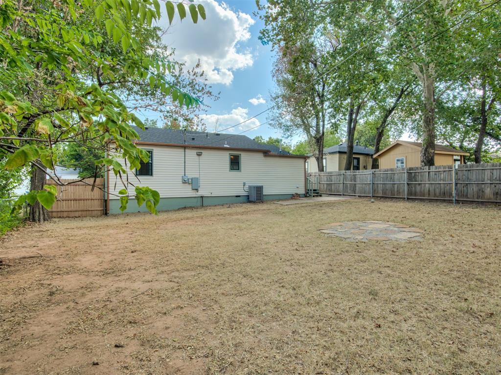111 E 11th Property Photo 32