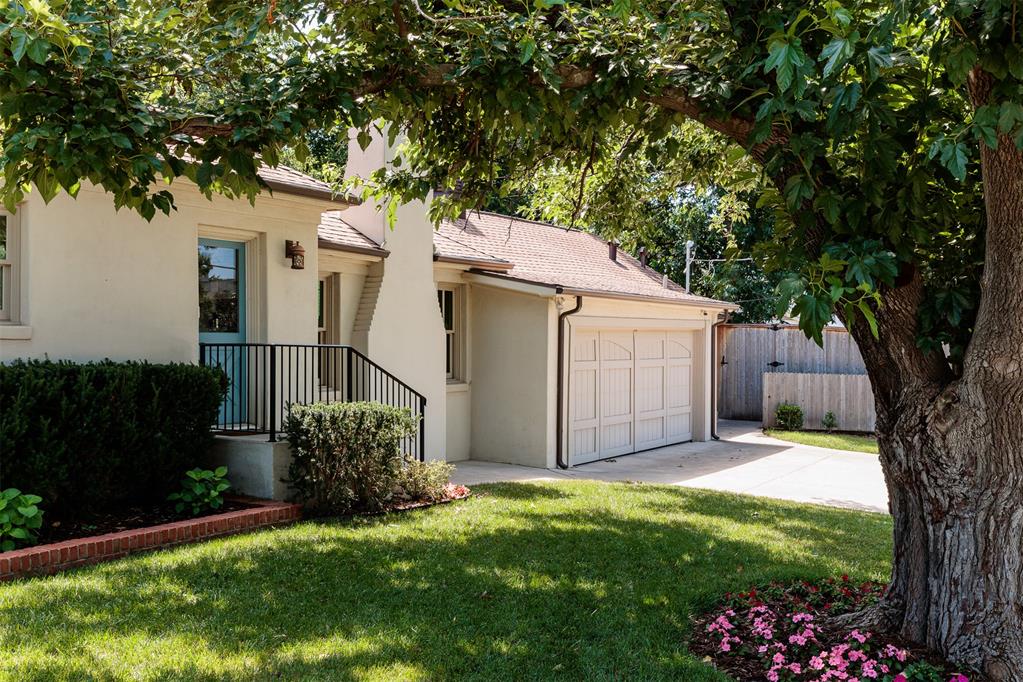 1122 Larchmont Lane Property Photo 46