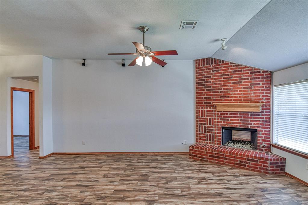 4600 Midway Drive Property Photo 7