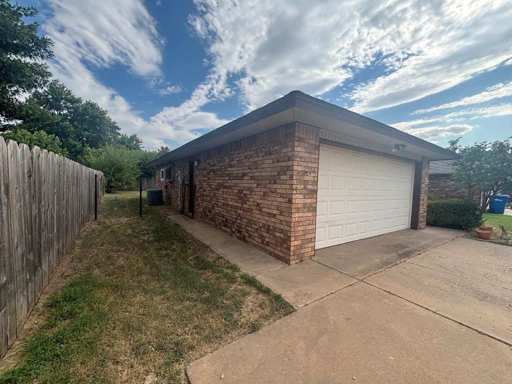 4013 Bunker Hill Street Property Photo 3