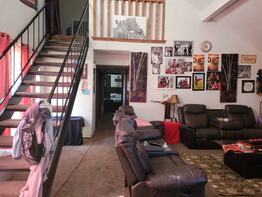 6111 Gaelic Glen Drive Property Photo 6