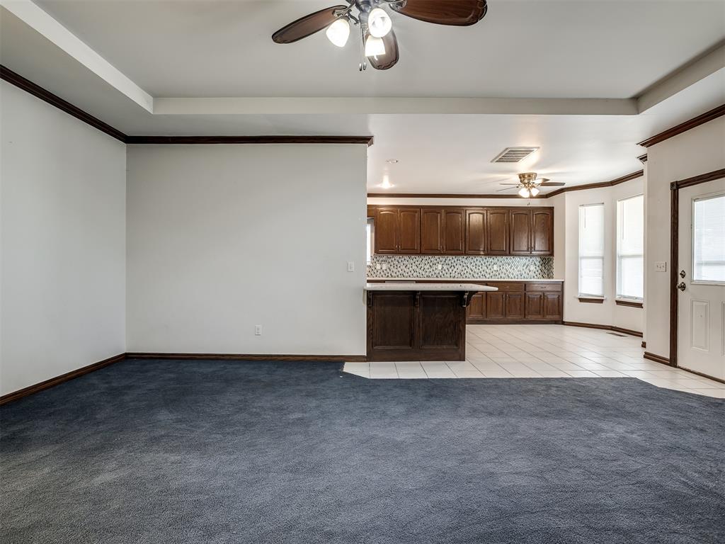 9208 S Villa Avenue Property Photo 6