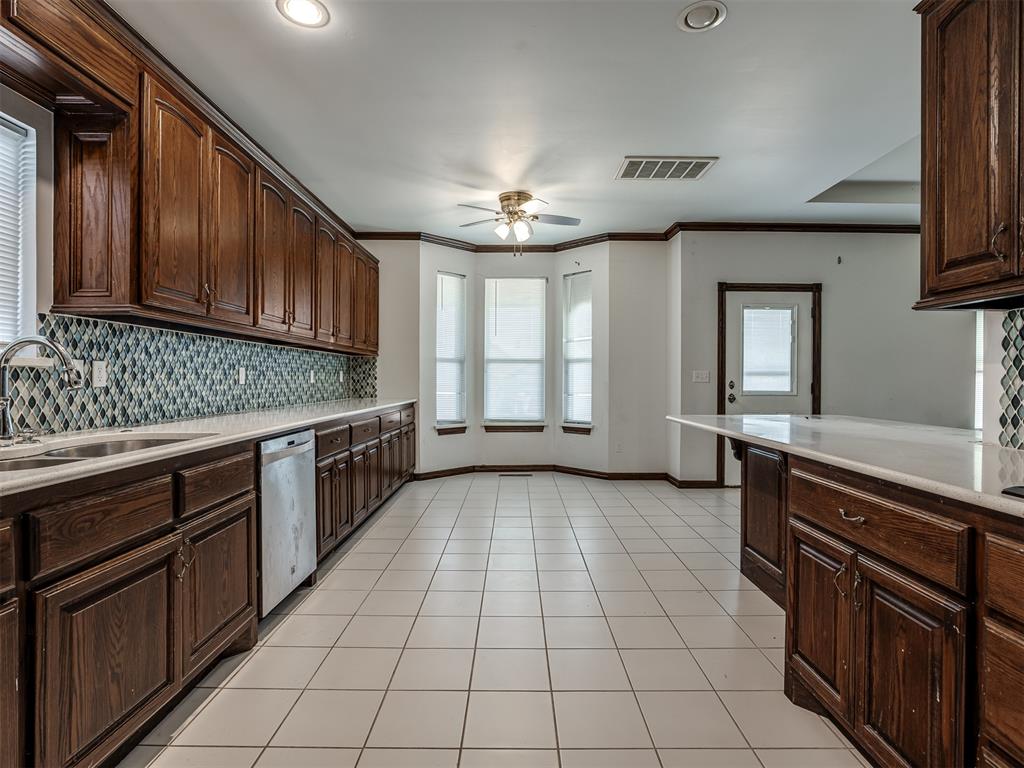 9208 S Villa Avenue Property Photo 11