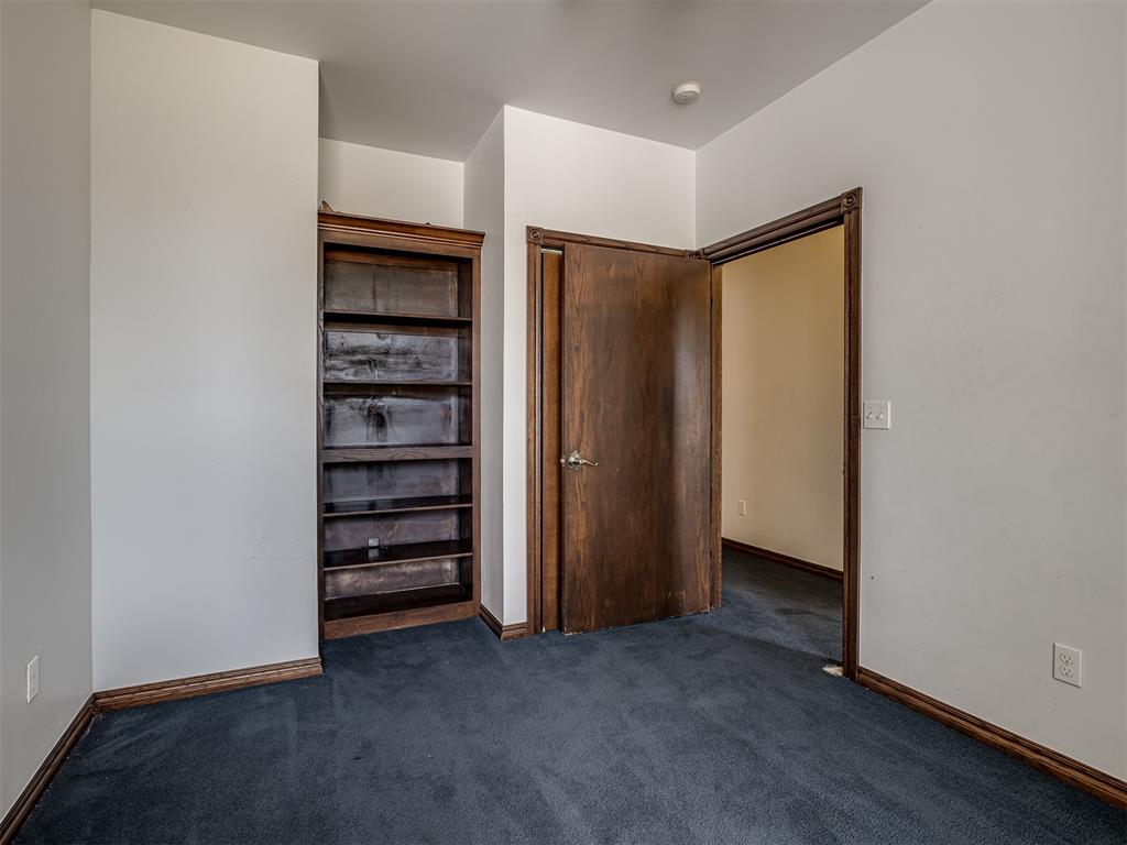 9208 S Villa Avenue Property Photo 24