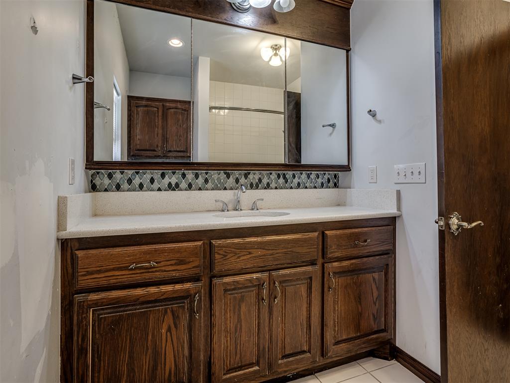 9208 S Villa Avenue Property Photo 27