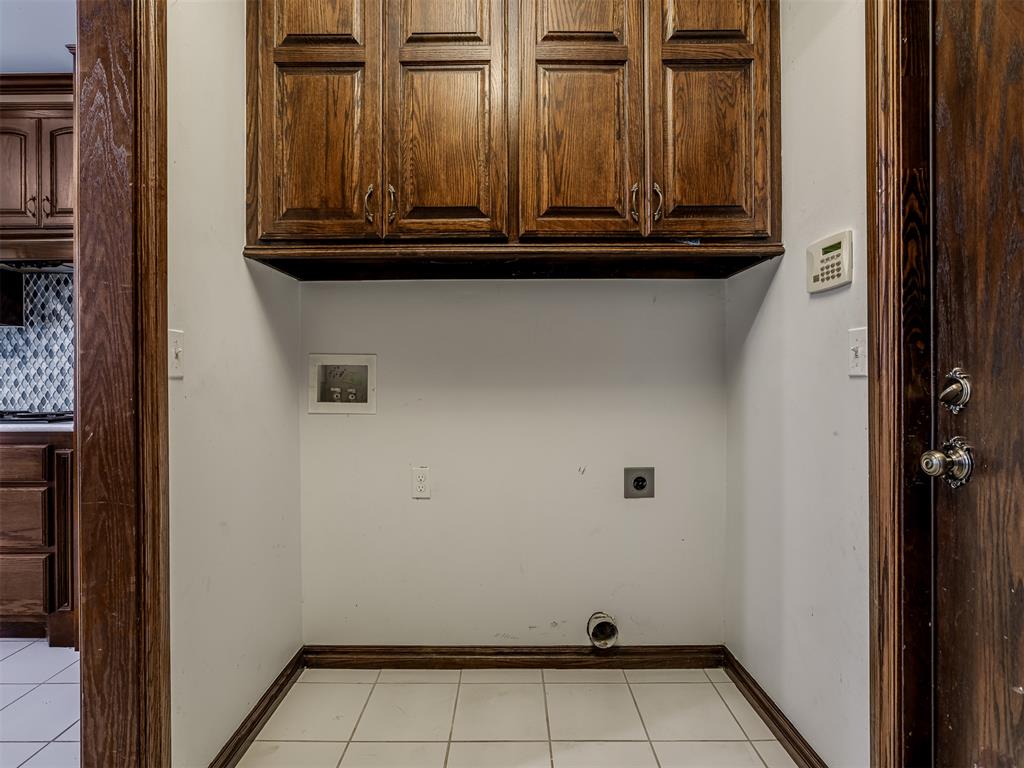 9208 S Villa Avenue Property Photo 29