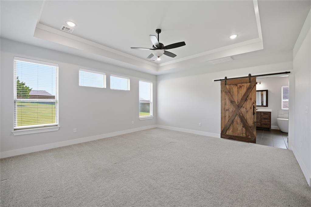 9921 Oakwood Drive Property Photo 10