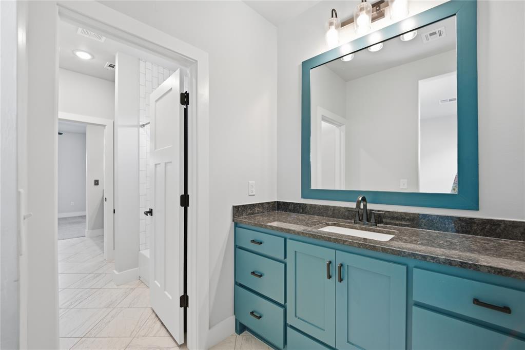 9921 Oakwood Drive Property Photo 14
