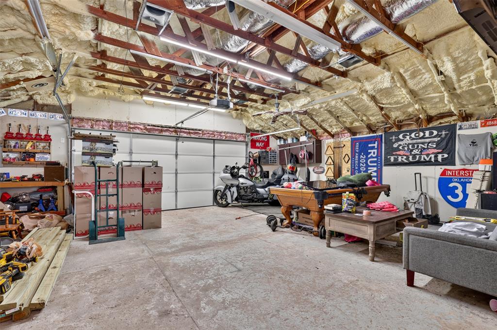 21480 Pioneer Circle Property Photo 3