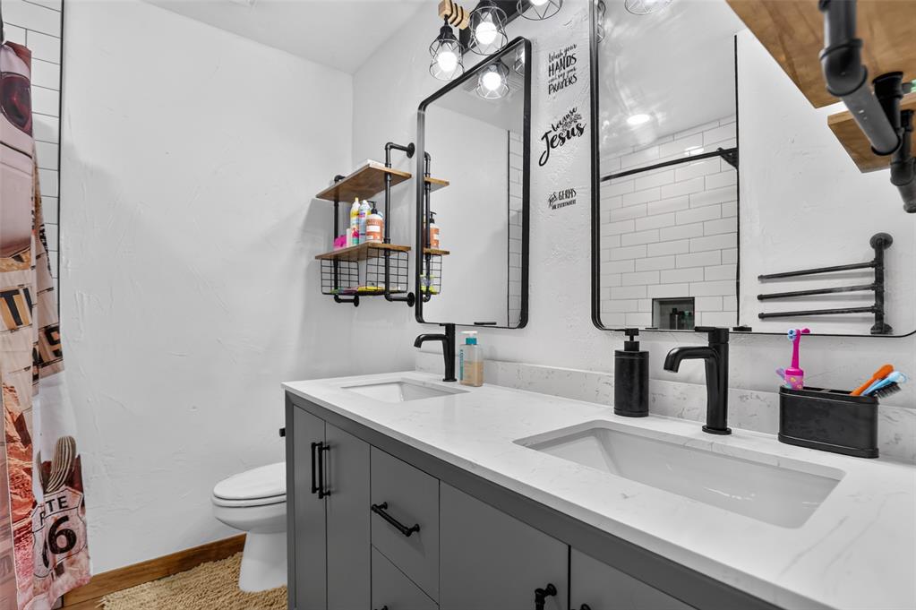 21480 Pioneer Circle Property Photo 5