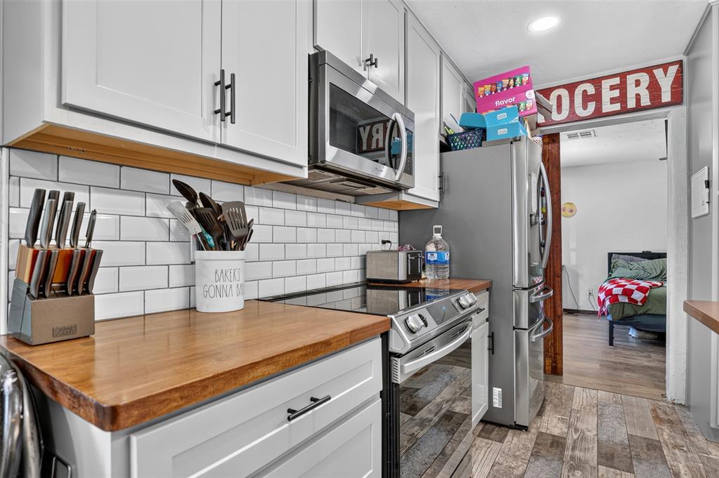 21480 Pioneer Circle Property Photo 6