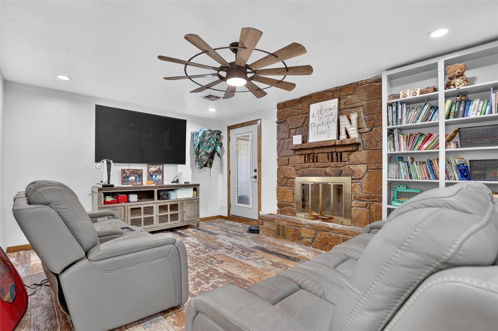 21480 Pioneer Circle Property Photo 11