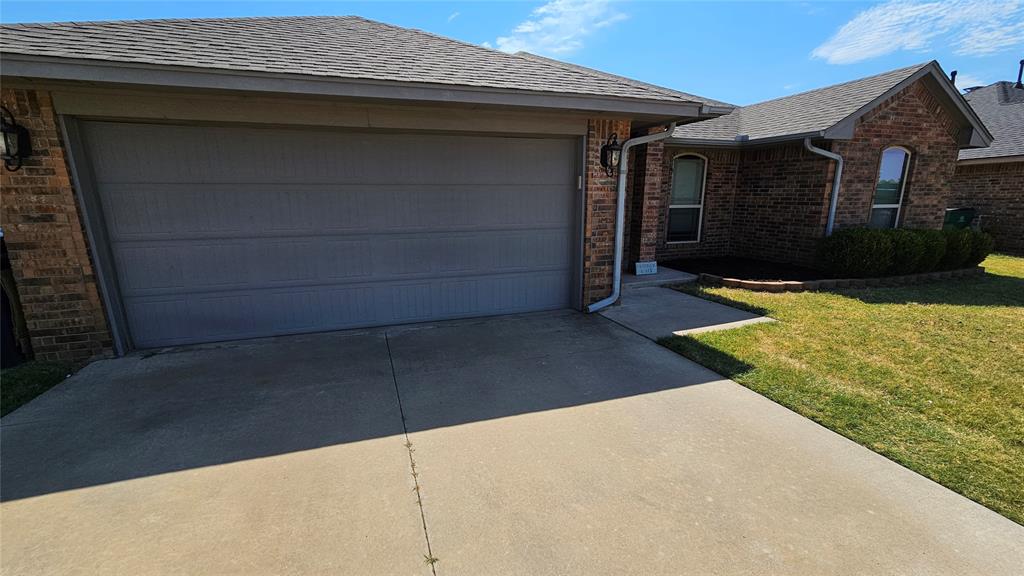 8004 Calm Water Drive Property Photo 3