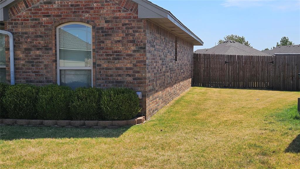 8004 Calm Water Drive Property Photo 4