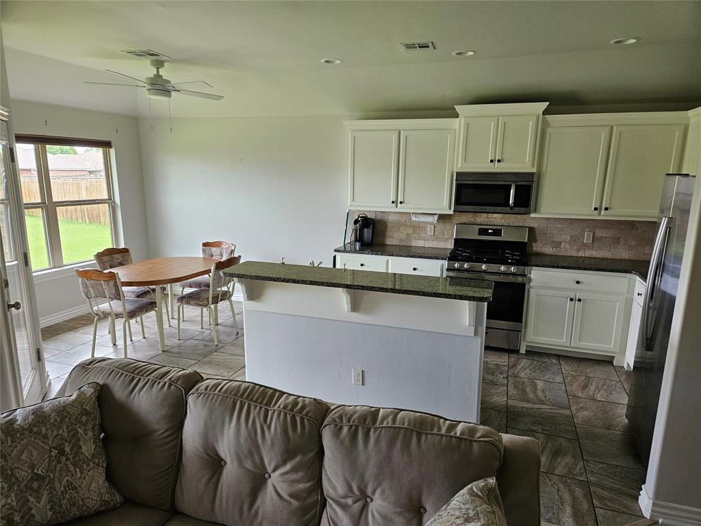 8004 Calm Water Drive Property Photo 9