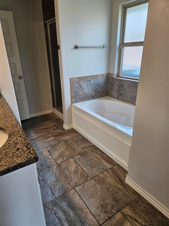 8004 Calm Water Drive Property Photo 20
