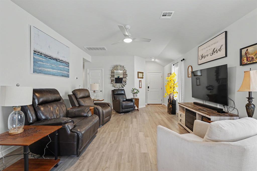 11616 Annette Drive Property Photo 5