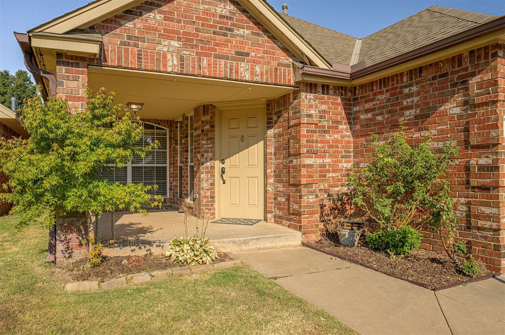 15 S Ridge Pointe Drive Property Photo 3