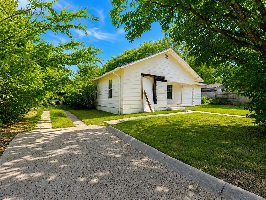 1109 W Mulberry Street Property Photo 2