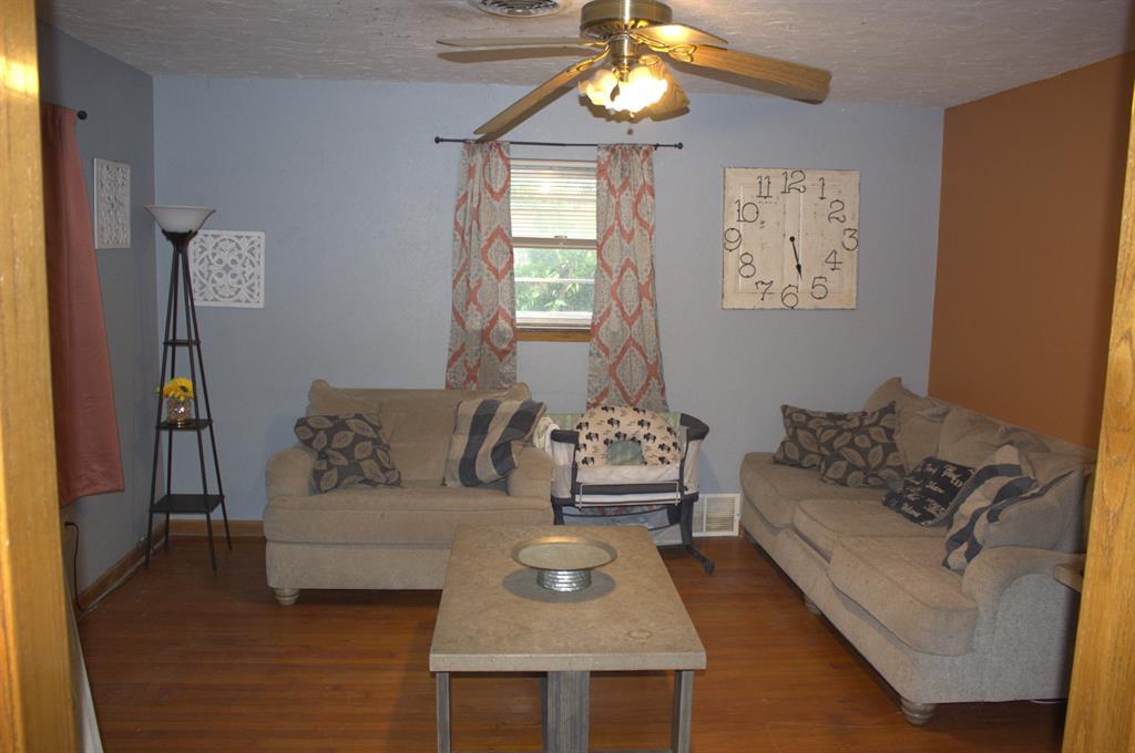 1306 Se Barclay Road Property Photo 2