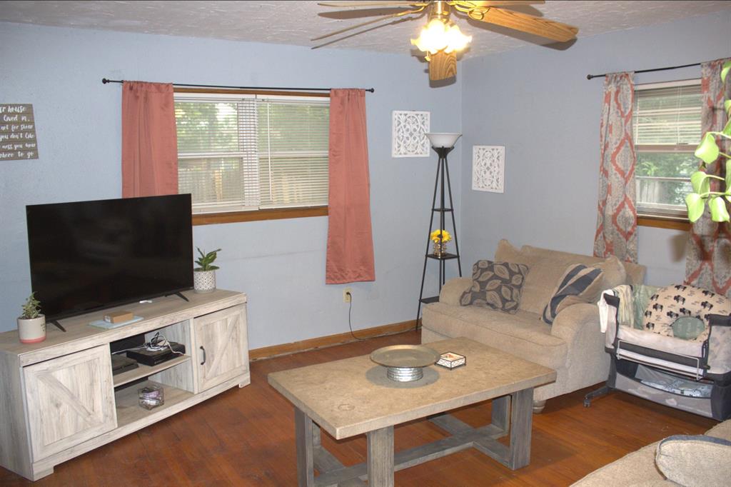 1306 Se Barclay Road Property Photo 3