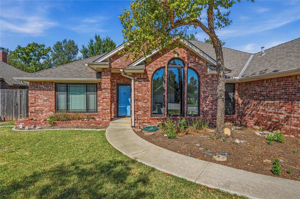 3808 Drawbridge Lane Property Photo 3