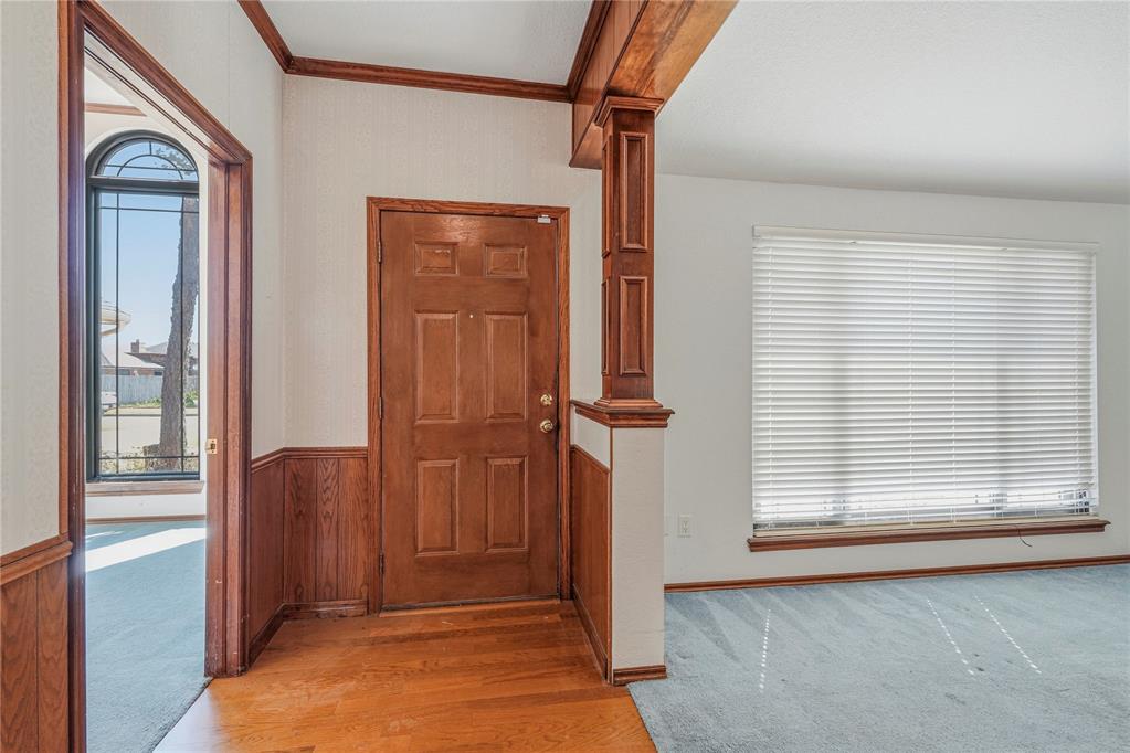 3808 Drawbridge Lane Property Photo 4