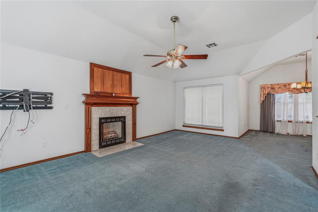 3808 Drawbridge Lane Property Photo 5