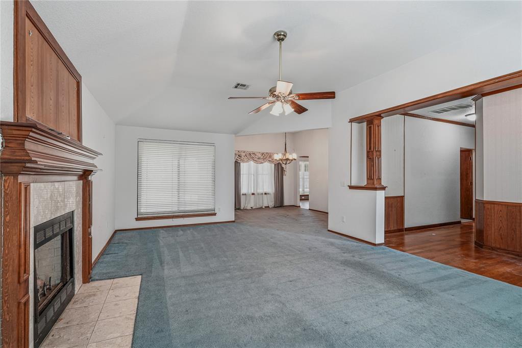 3808 Drawbridge Lane Property Photo 6