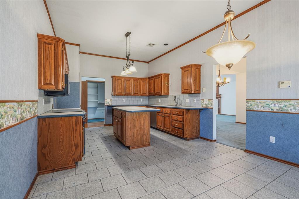 3808 Drawbridge Lane Property Photo 15