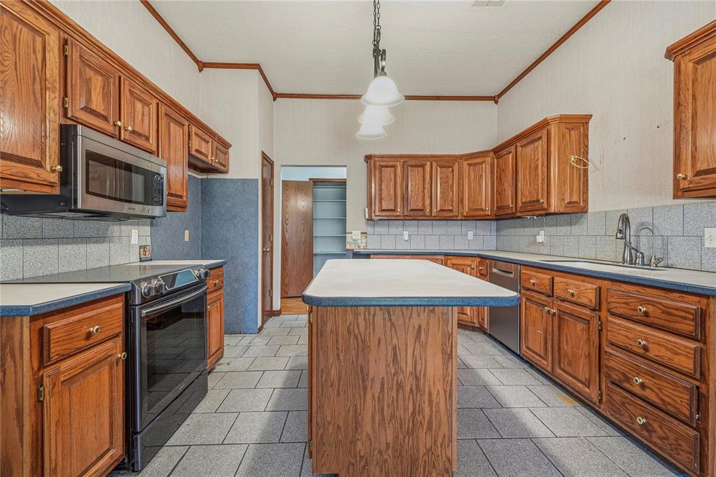 3808 Drawbridge Lane Property Photo 16