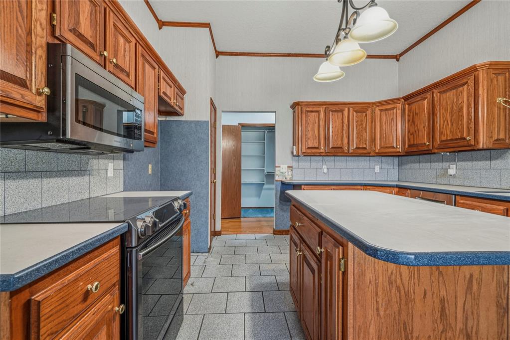 3808 Drawbridge Lane Property Photo 18